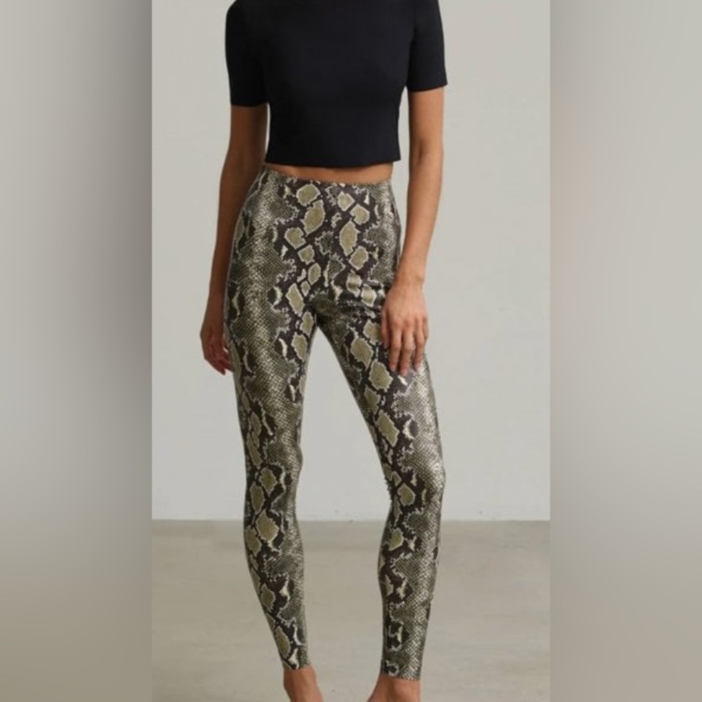 Commando Faux Leather Animal Legging in Olive Snake, Size Small